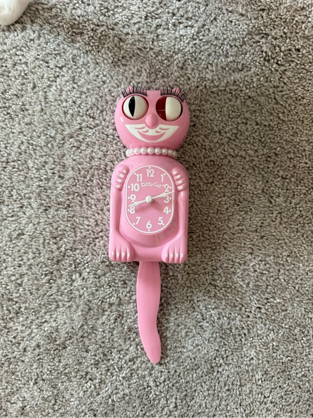Pink Cat Wall Clock with Pearl Necklace